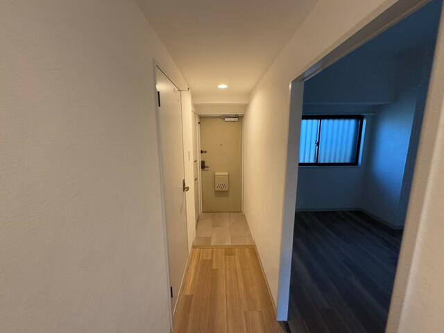 レジデンス奥戸の玄関|※同タイプの別部屋になります。