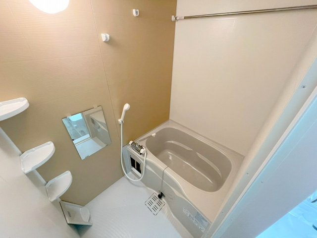 フジパレス十三イーストの浴室