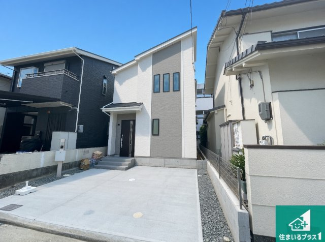 ■茨木市西福井　新築一戸建ての外観|安心の10年保証！外観を美しく保ち、雨水で汚れを落とします！気になることがありましたら、お気軽にお問い合わせください！