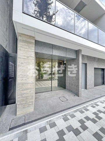 クレインメゾン新川通のエントランス