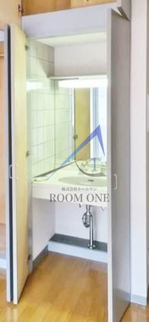 ピエタテールの洗面所|独立洗面台です。
