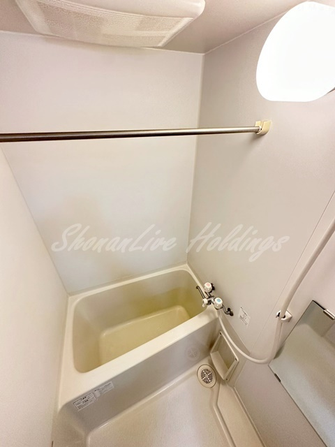 藤沢市辻堂新町２丁目の賃貸マンションの浴室