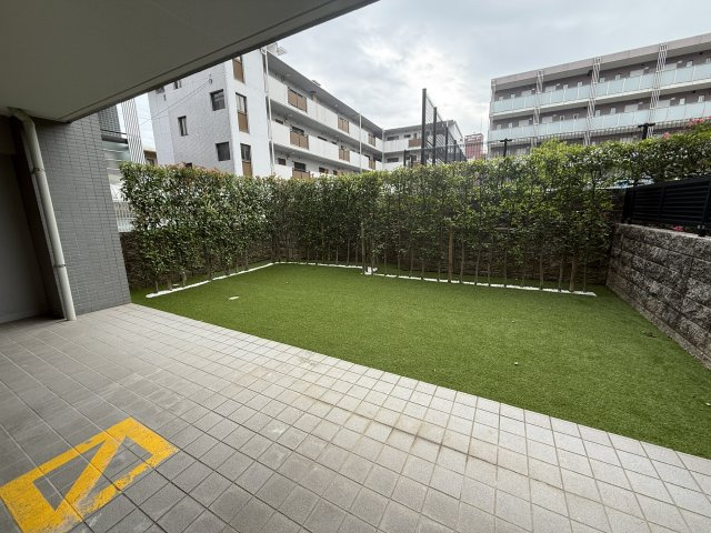 パークホームズ室見駅前の庭