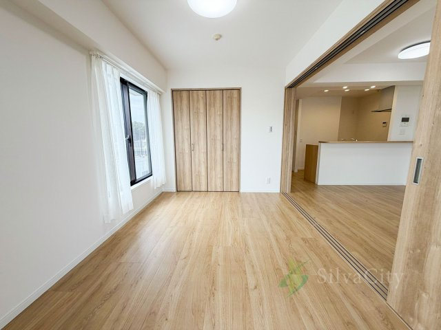 ライオンズマンション成城の洋室