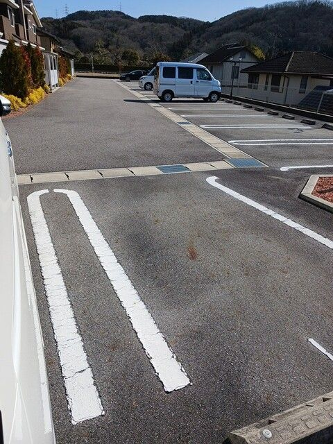 Ｌｙｓ　Ｃｏｌｌｉｎｅ　Ⅱの駐車場
