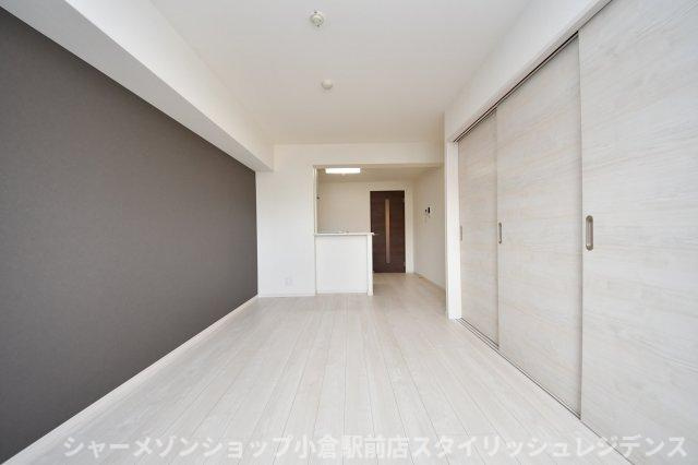 KIRA YAESUの居間・リビング
