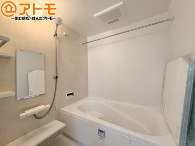 【浴室】 | 清水区中矢部町8期　新築戸建　全1棟 | 浴室は落ち着いた色のパネルでゆったりと過ごせる空間です。お風呂で一日の疲れを癒しましょう♪