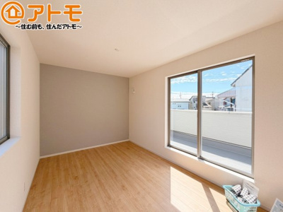 【寝室】 | 清水区中矢部町8期　新築戸建　全1棟 | アクセントクロスが印象的なお部屋です。お気に入りの家具に囲まれてゆったり過ごしたいですね♪