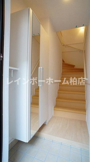 特典：仲介手数料が50％OFFです‼の玄関|シューズボックスがあります