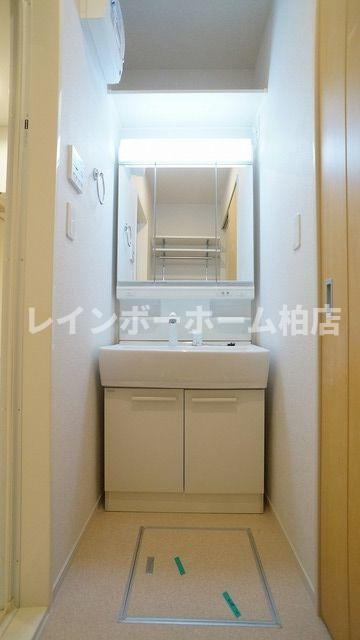 特典：仲介手数料が50％OFFです‼の洗面所|シャワー付き洗面台です