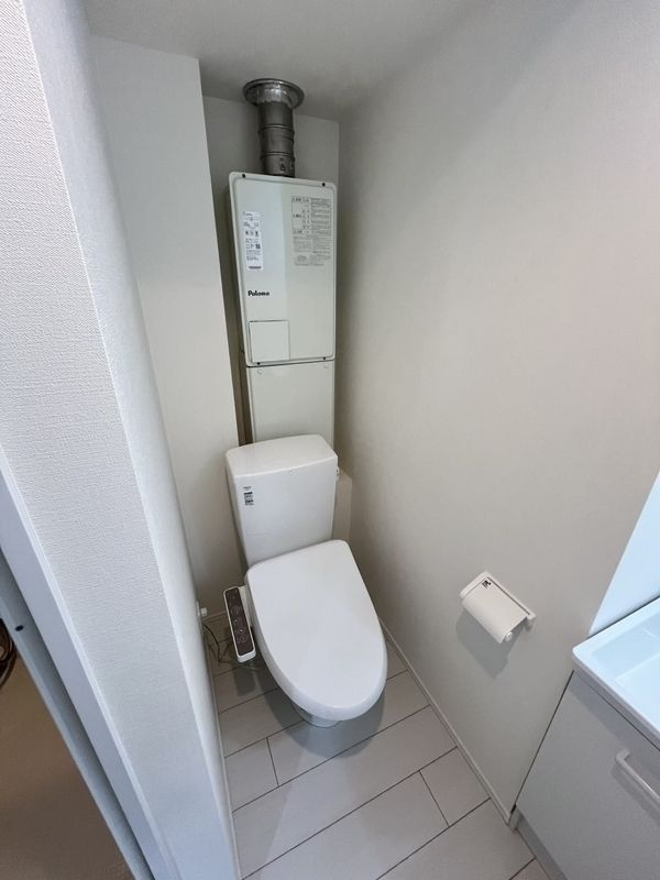 ６th Av.RESIDENCE AYASEのトイレ
