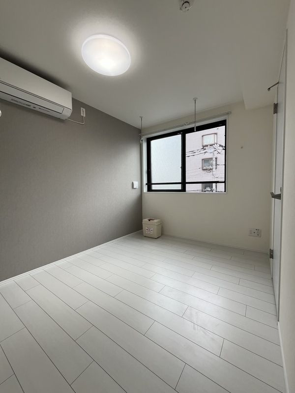 ６th Av.RESIDENCE AYASEの居間・リビング