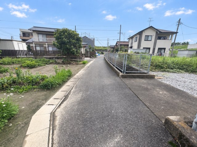 売土地　大垣市和合新町１丁目　38.41坪の前面道路含む現地写真
