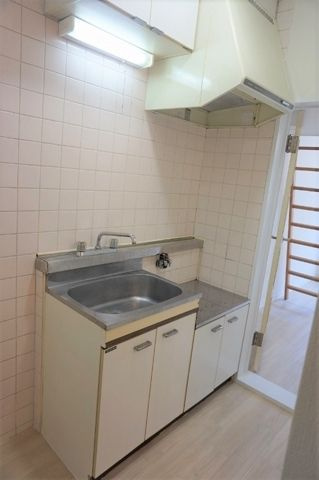 葵マンションのキッチン|他部屋参照