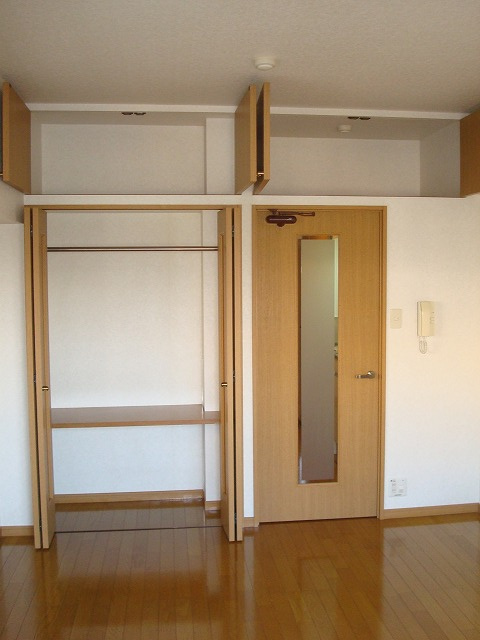 エンクレスト六本松の玄関|明るい玄関です
