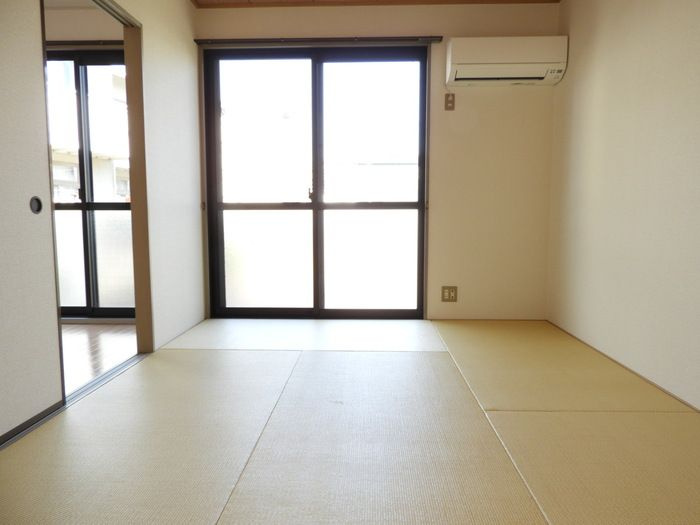 グリーンパーク芳泉　C棟の和室