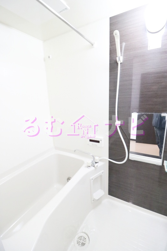 福岡市南区鶴田３丁目のアパートの浴室