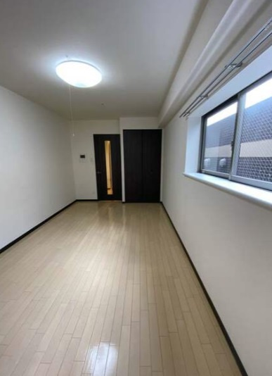 大阪市中央区松屋町の賃貸マンションの居間・リビング