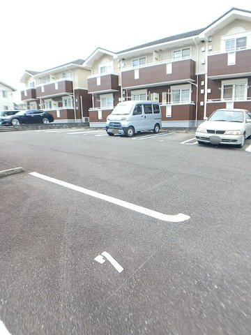 ベルコリ－ヌＡの駐車場|駐車場があります