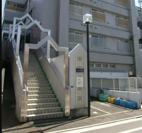 ローヤル高穂のエントランス