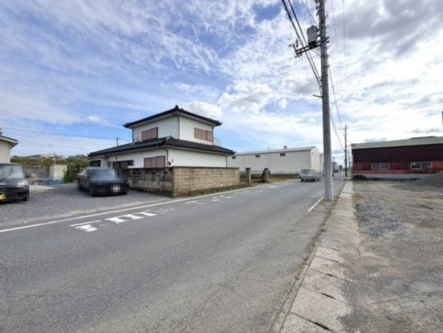 【中古戸建】邑楽郡大泉町大字古海の外観|■外観｜前面道路が広く見渡しが良いので、車の安全確認もばっちり！