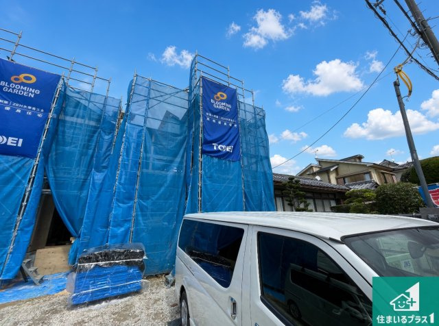 亀岡市西つつじケ丘雲仙台　新築一戸建ての外観|周辺は落ち着いた街並みの住宅地！子育てがしやすい住環境です！まだ未完成ですが、現地でしかわからない事もございます。是非一度ご覧ください。