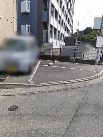 ブロードウィングスの駐車場|駐車場があります
