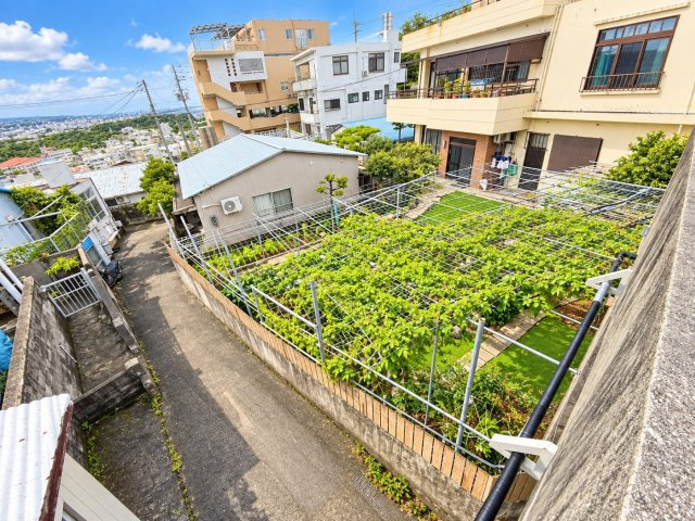 北谷町吉原の周辺