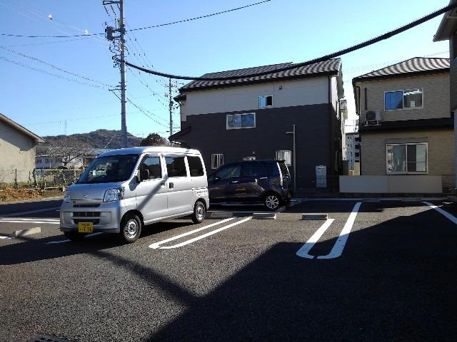 ラ　ルーチェの駐車場