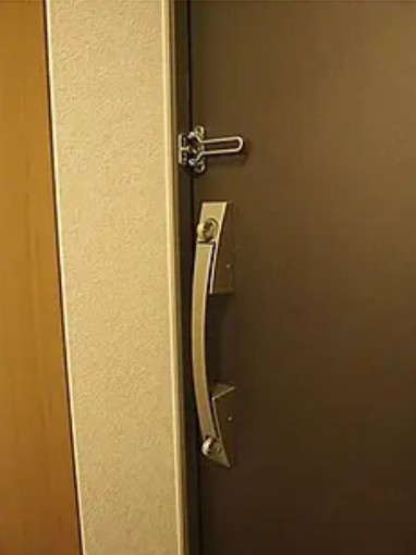 ルーブル赤羽の玄関