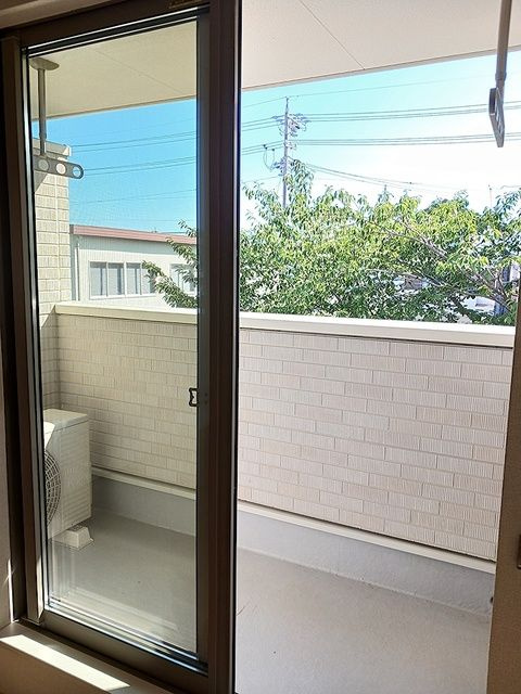 スザンヌ　ランランのバルコニー