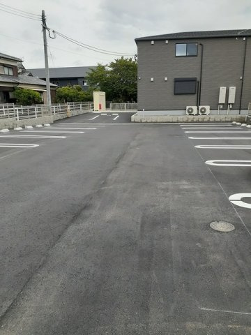 グローブ　Ｂの駐車場|駐車場があります