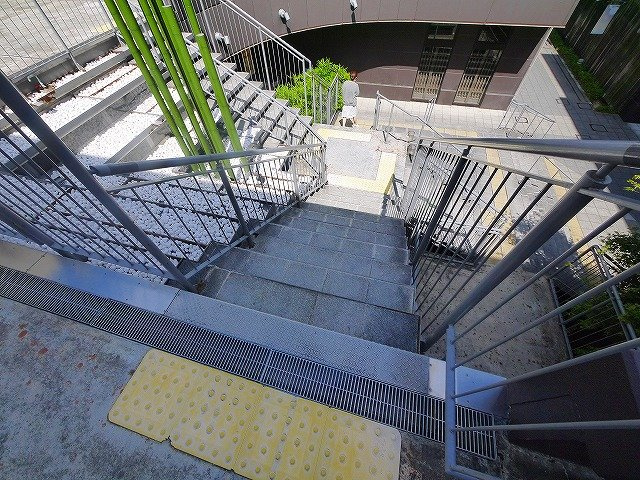 小西町商業ビル（な・ら・ら）