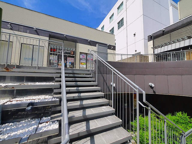 小西町商業ビル（な・ら・ら）