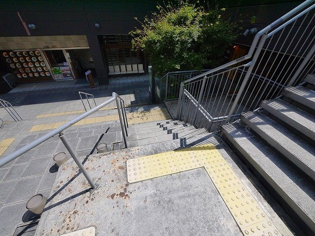 小西町商業ビル（な・ら・ら）