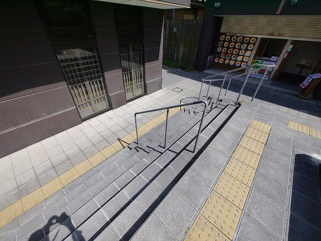 小西町商業ビル（な・ら・ら）
