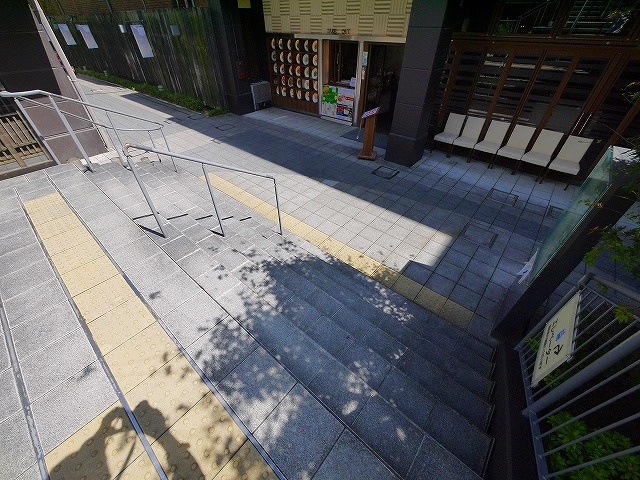 小西町商業ビル（な・ら・ら）