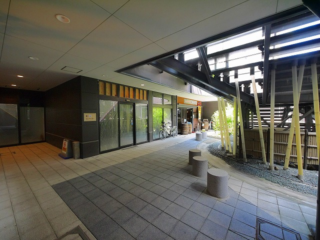 小西町商業ビル（な・ら・ら）