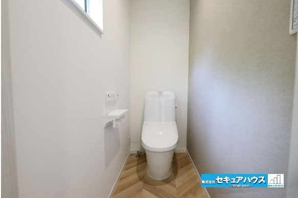 【今すぐご案内可能】愛知県知多郡東浦町大字石浜字中央20-10のトイレ|【高機能トイレ】
◆高機能トイレの多くは便器のフタの開閉が自動であり、使用後に手動で水を流す面倒もなく非常に便利です。スタイリッシュな見た目で、お掃除しやすく、節水効果が高いです　　　　