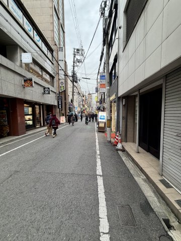 大阪市中央区東心斎橋１丁目の店舗事務所の周辺