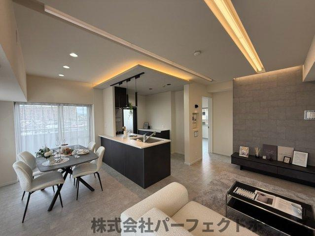 【居間・リビング】の画像