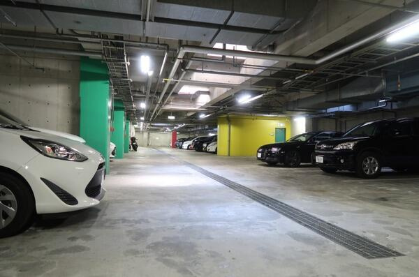 Ｔ’ｓ　ｇａｒｄｅｎ稲城の駐車場