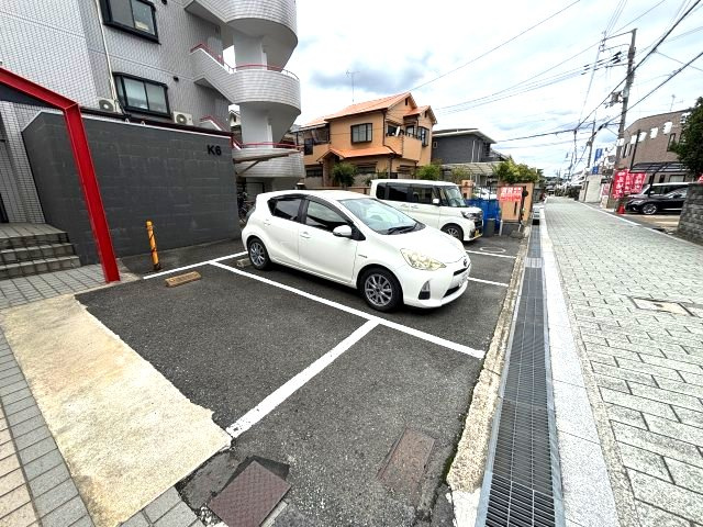 K6の駐車場