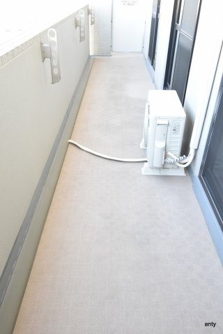レジディア西天満(旧：リヴァージュ西天満)　仲介手数料無料のバルコニー