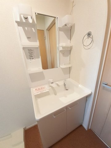 グレイスサクラの洗面所|ゆったりとスペースのある洗面所