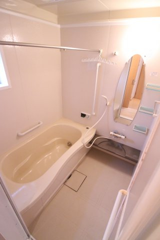 多井畑南町戸建の浴室