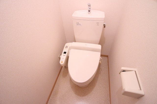 多井畑南町戸建のトイレ