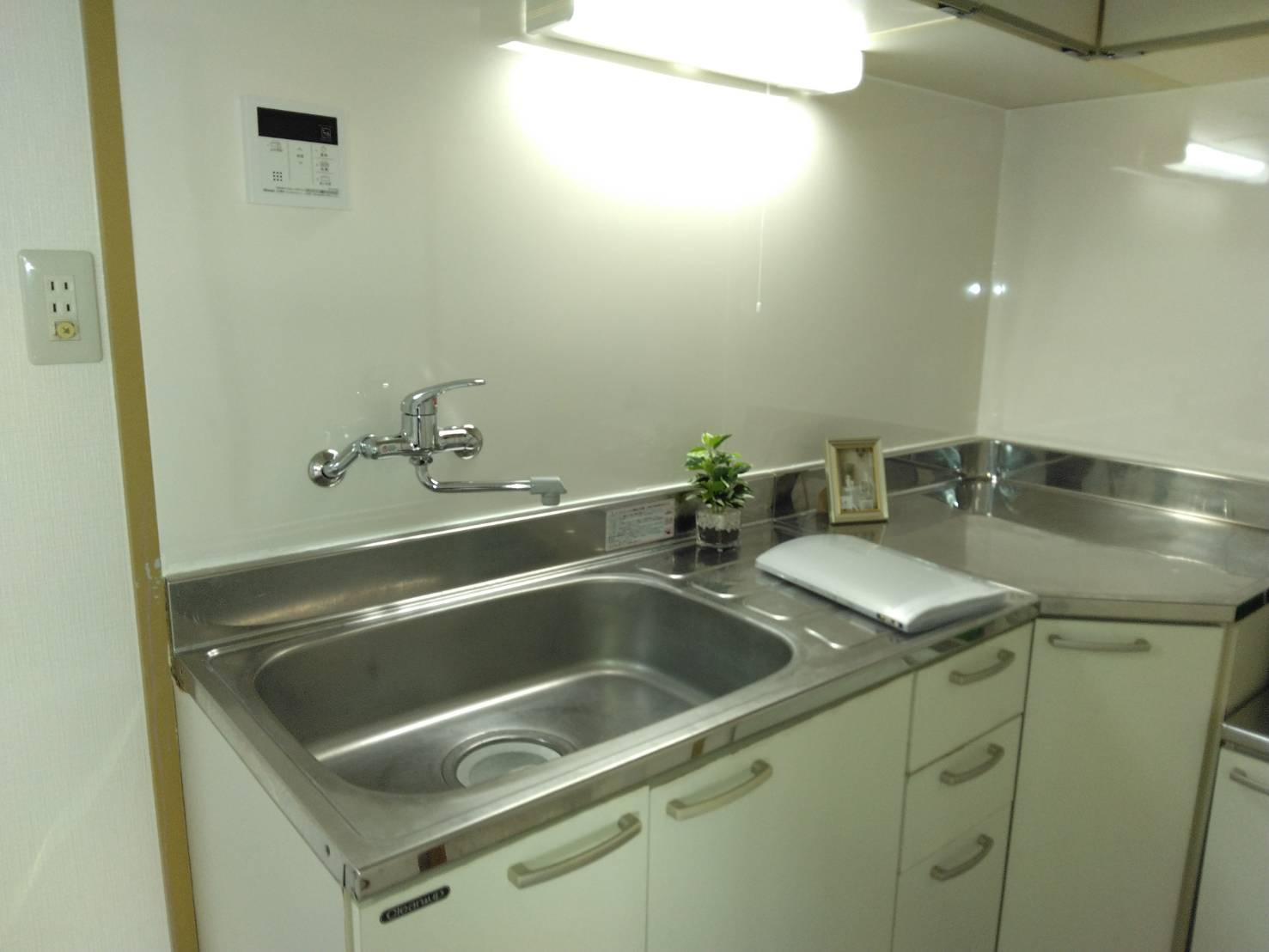 プラージュ宝町のキッチン|※同タイプ別部屋のお写真です