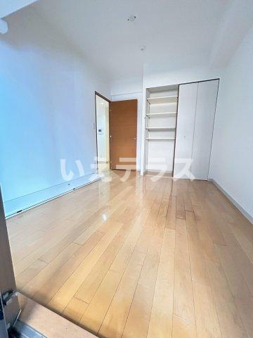 アーバネックス元町通の洋室