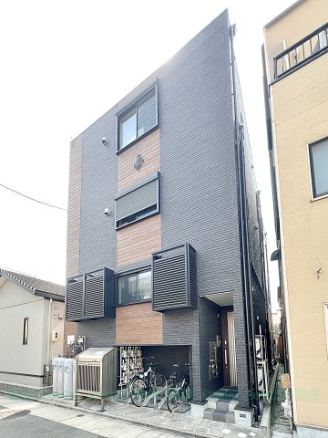 クレマチス名古屋西の外観